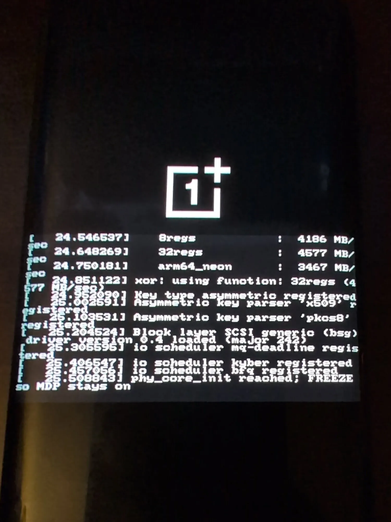 Kernel logs printed on the leftover bootloader framebuffer